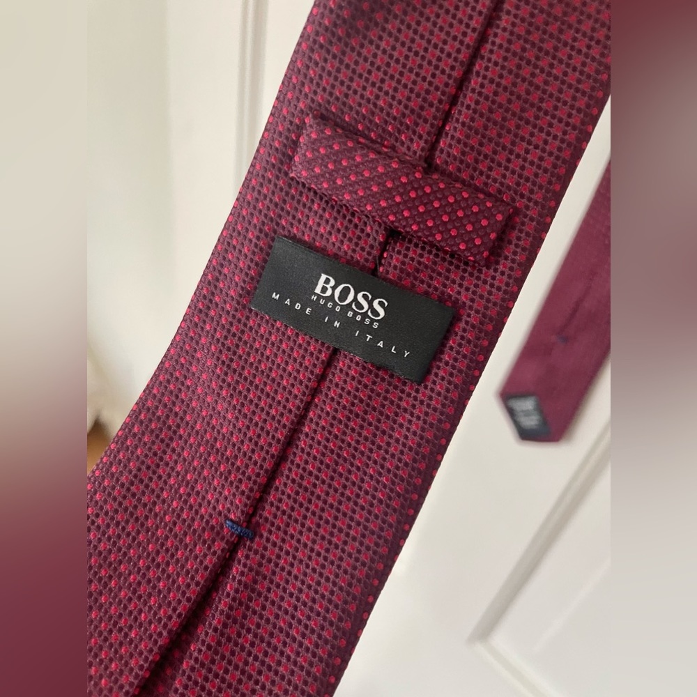 Hugo Boss Men’s Silk Tie, Burgundy Red
